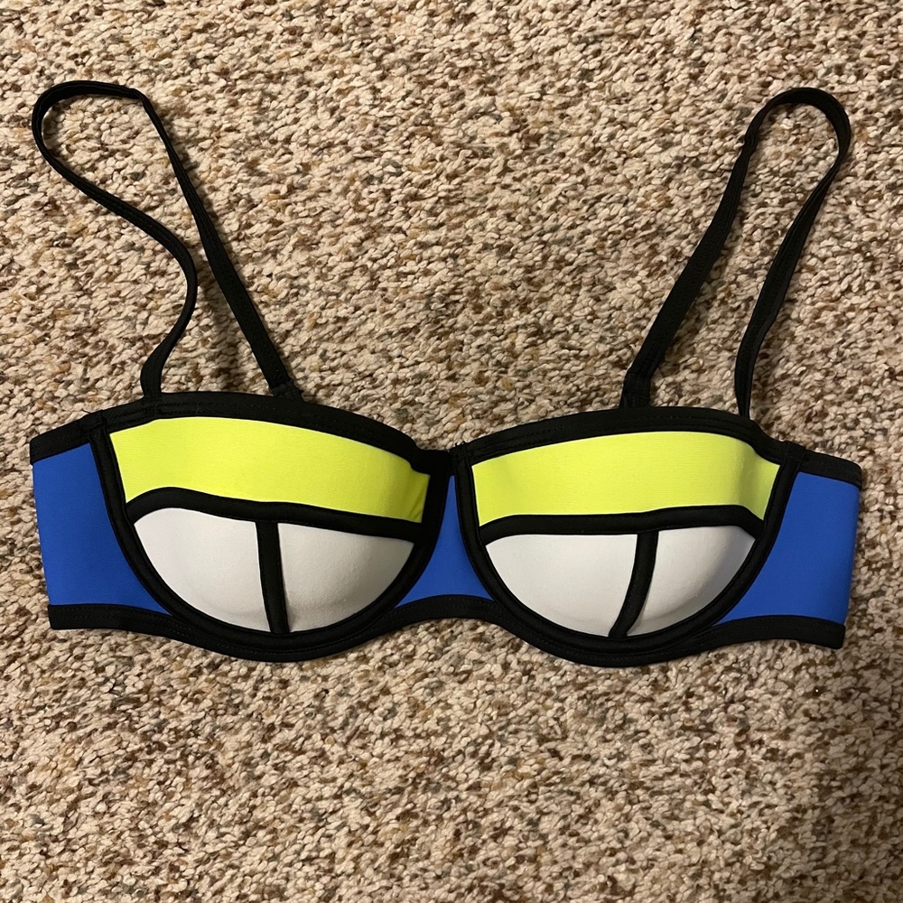 Triangl bikini top